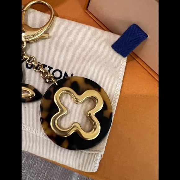 🐯Louis Vuitton Key Chain🐯 - Picture 5 of 16